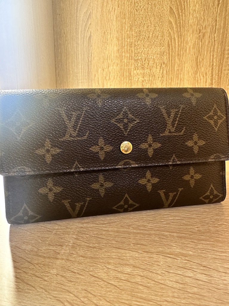 Louis Vuitton International Wallet